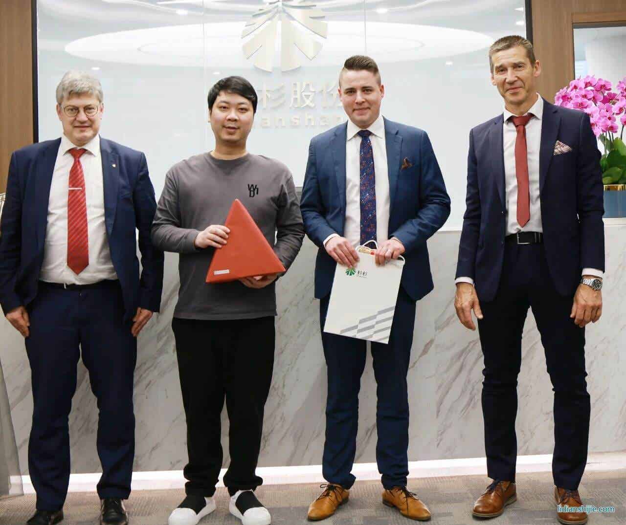 4月19日，芬蘭科斯霍爾姆市議會主席Christoffer Ingo、市長Rurik Ahlberg、技術(shù)總監(jiān)Ben Antell及芬蘭投資署成員一行蒞臨杉杉